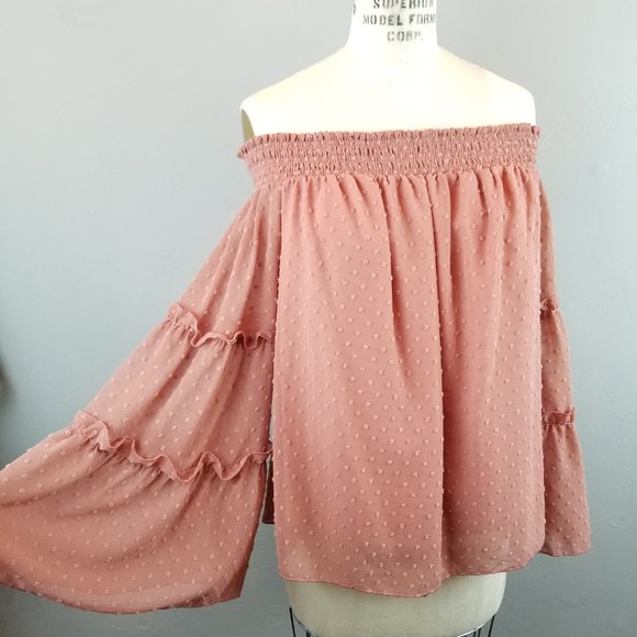 Deep Pink Chenille Dot Flared Sleeve Off the Shoulder Blouse Women's Sz Small - Picture 5 of 9